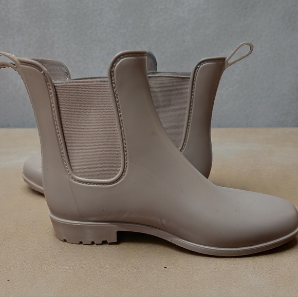 A New Day Chelsea Rain Boots Waterproof Ankle Rain Boots Taupe / Beige EUC SZ. 7 - Picture 10 of 12